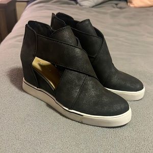 Cut Out Sneaker Wedge Shoes